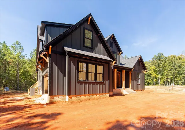 Photo 3 of Single family home for sale at 1515 Baileys Run, Gastonia, NC 28056 | MLS# 4386466 | Listing updated on 2026-10-07