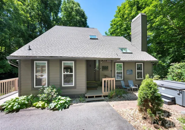 1st image of 450 Elk Mountain Scenic Hwy, Asheville, NC 28804 | MLS# 4386554