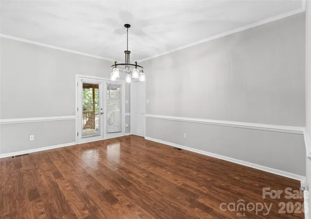 Photo 4 of Single family home for sale at 2001 Colony Hl Dr, Charlotte, NC 28214 | MLS# 4386555 | Listing updated on 2026-07-23
