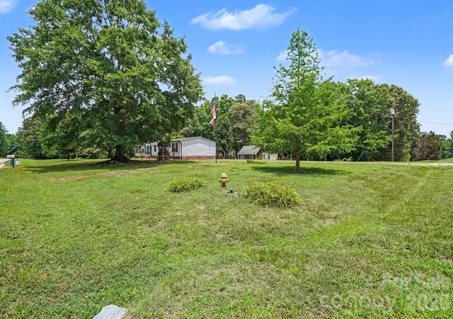 Photo 3 of Single family home for sale at 4665 Blade Run Rd, Edgemoor, SC 29712 | MLS# 4386564 | Listing updated on 2026-08-14