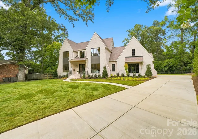 Photo 2 of Mansion for sale at 125 Randstone Ct, Charlotte, NC 28211 | MLS# 4386565 | Listing updated on 2026-08-30