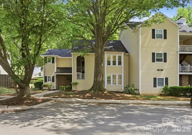 Homes for sale in Charlotte, NC | 3304 Selwyn Farms Ln #3, Charlotte, NC 28209 | MLS# 4386582