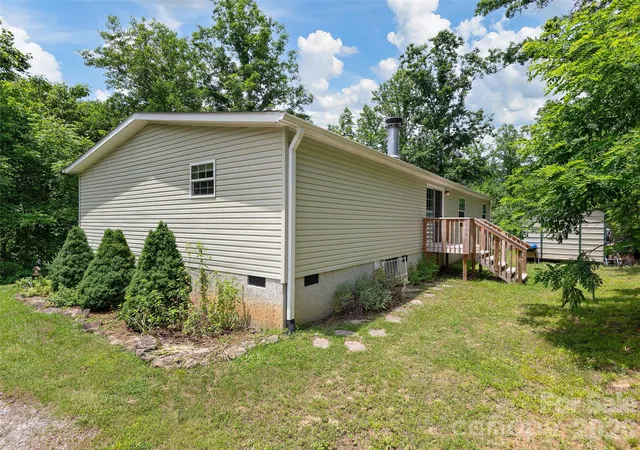 Homes for sale in Clyde, NC | 166 Indian Springs Rd, Clyde, NC 28721 | MLS# 4386588
