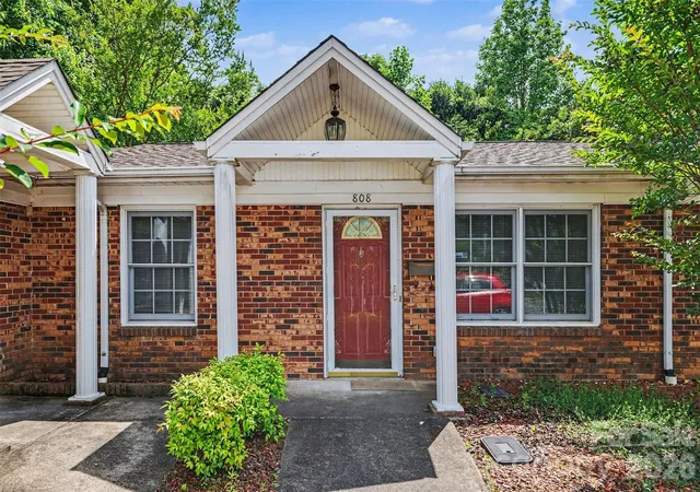 Homes for sale in Gastonia, NC | 808 Floyd Ln, Gastonia, NC 28052 | MLS# 4386598