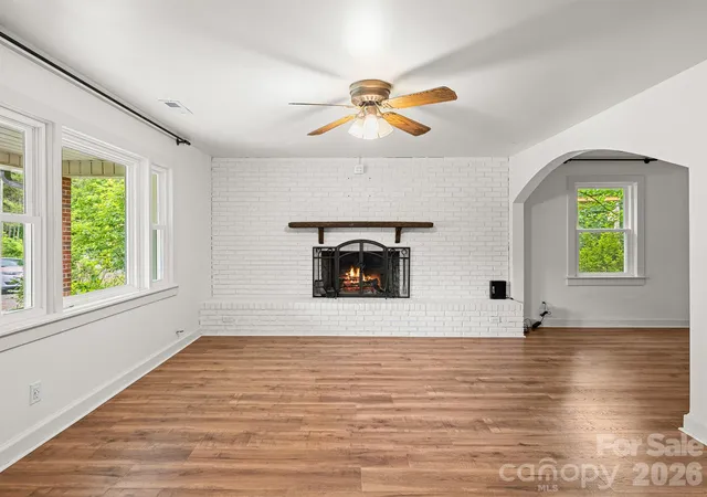 4th image of 205 Old Fort Rd, Fairview, NC 28730 | MLS# 4386603