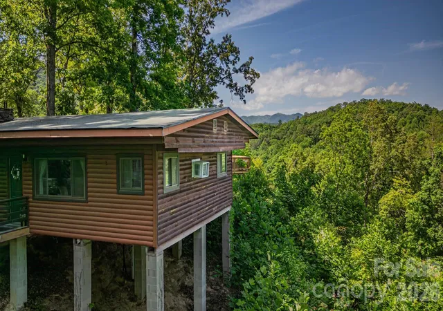Photo 2 of Single family home for sale at 319 Blue Ridge Pkwy #53, Bryson City, NC 28713 | MLS# 4386613 | Listing updated on 2026-09-26