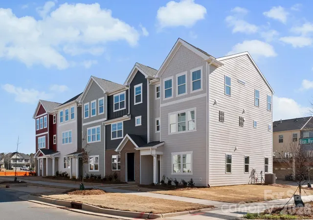 Photo 1 of Sale Pending at 4015 Bass River Pkwy, Charlotte, NC 28217 | MLS# 4386622 | Listing updated on 2026-05-28