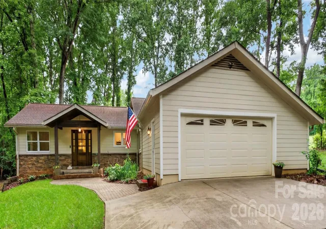 Photo 1 of Single family home for sale at 64 Timberidge Dr, Clover, SC 29710 | MLS# 4386673 | Listing updated on 2026-09-02