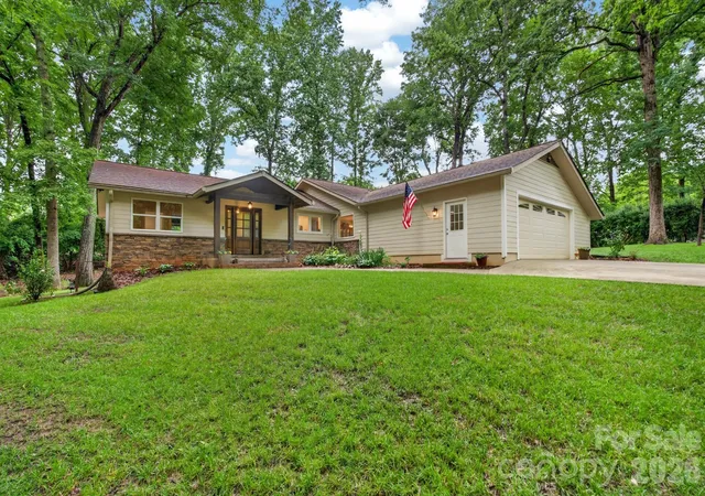Photo 2 of Single family home for sale at 64 Timberidge Dr, Clover, SC 29710 | MLS# 4386673 | Listing updated on 2026-09-02