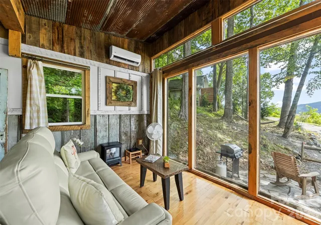 Photo 4 of Single family home for sale at 553 Paradise Mountain Rd, Canton, NC 28716 | MLS# 4386701 | Listing updated on 2026-07-21