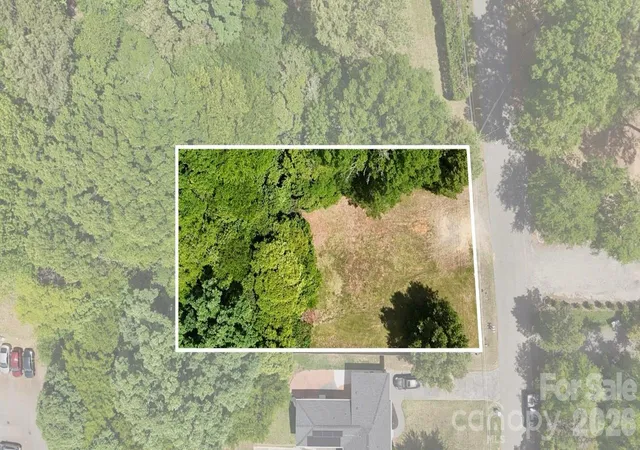 3rd image of 8616 Sharonbrook Dr, Charlotte, NC 28210 | MLS# 4386725