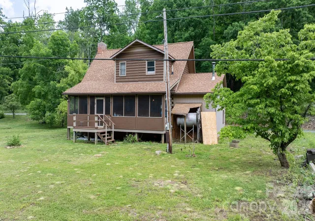 Homes for sale in Bakersville, NC | 3206 Fork Mountain Rd, Bakersville, NC 28705 | MLS# 4386731