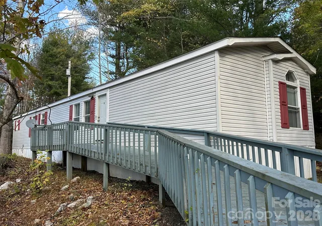 Homes for sale in Spruce Pine, NC | 572 Blue Ridge Gem Stone Rd, Spruce Pine, NC 28777 | MLS# 4386753
