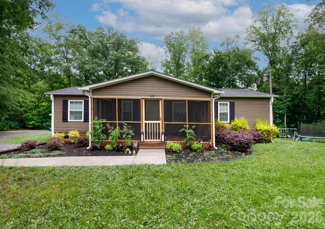 Photo 1 of Sale Pending at 652 Sutton Spring Rd, York, SC 29745 | MLS# 4386775 | Listing updated on 2026-06-01