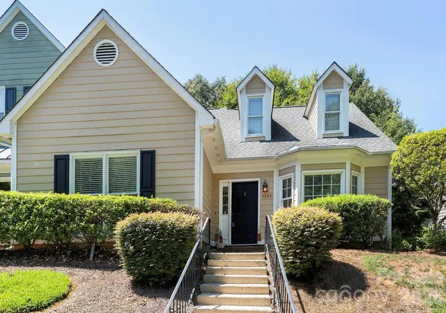 Townhouse for sale at 5935 Fitzwilliams Ln, Charlotte, NC 28270 | MLS# 4386781