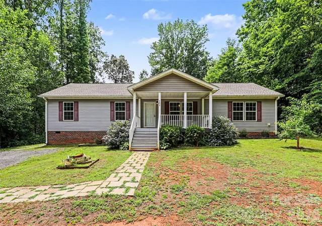 Photo 1 of Single family home for sale at 11913 Platon Ave, Huntersville, NC 28078 | MLS# 4386789 | Listing updated on 2026-08-10