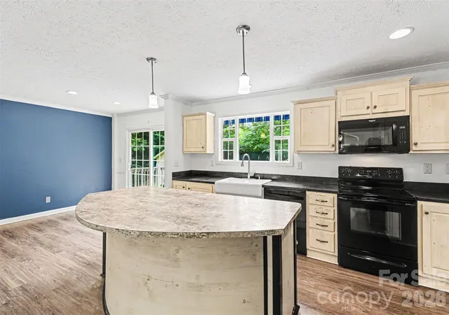 Photo 3 of Single family home for sale at 11913 Platon Ave, Huntersville, NC 28078 | MLS# 4386789 | Listing updated on 2026-08-10
