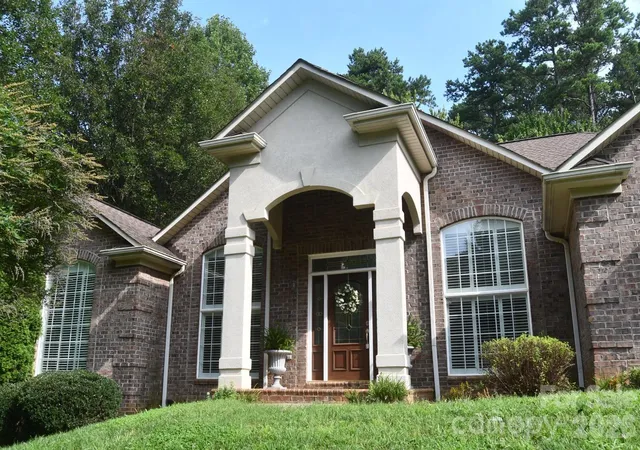 Photo 3 of Single family home for sale at 116 28th Avenue NW, Hickory, NC 28601 | MLS# 4386796 | Listing updated on 2026-08-29