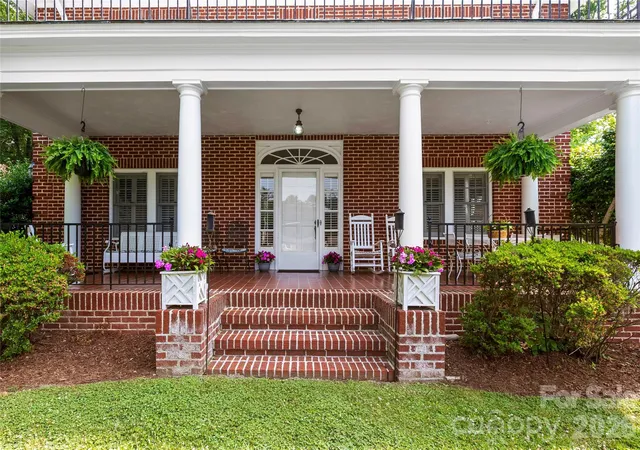 2nd image of 1518 Greenville Hwy, Hendersonville, NC 28792 | MLS# 4386828