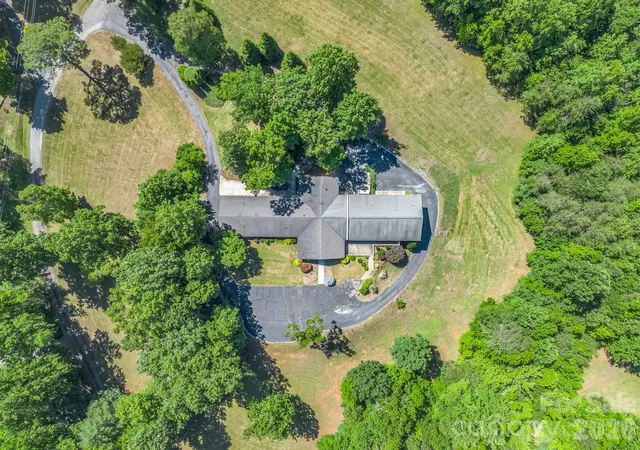 Photo 2 of Mansion for sale at 354 Woodland Dr, Columbus, NC 28722 | MLS# 4386870 | Listing updated on 2026-07-04