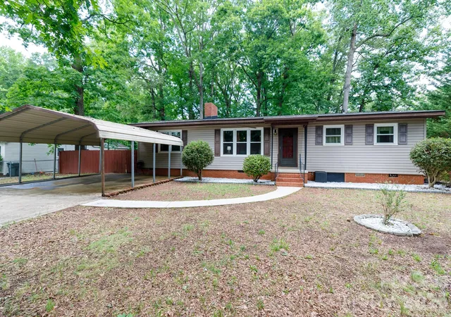 1st image of 202 Woodlawn Dr, York, SC 29745 | MLS# 4386882