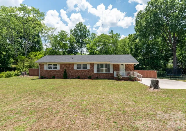 Homes for sale in Concord, NC | 1121 Rembrandt Dr Sw, Concord, NC 28027 | MLS# 4386886