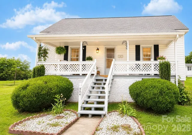 Single family home for sale at 304 NW Bleachery Ct, Concord, NC 28025 | MLS# 4386900