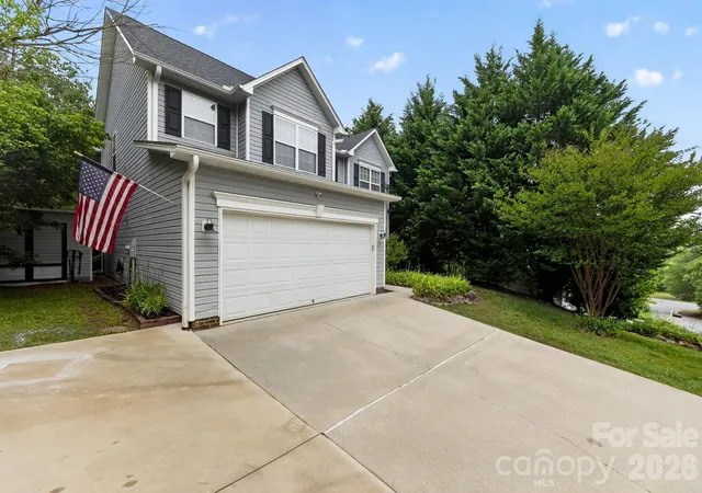 3rd image of 11 Peppermill Dr, Asheville, NC 28804 | MLS# 4386908
