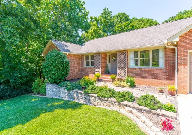 Photo 3 of Sale Pending at 7029 Forest Hills Dr, Denver, NC 28037 | MLS# 4386920 | Listing updated on 2026-09-20