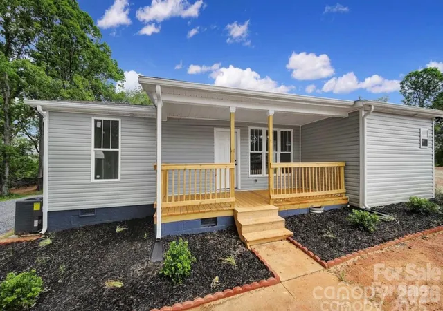 3rd image of 118 Henry St, Lawndale, NC 28090 | MLS# 4386923