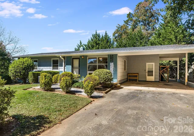 Photo 3 of Multi family home for sale at 26 Elkmont Dr, Asheville, NC 28804 | MLS# 4386925 | Listing updated on 2026-09-29