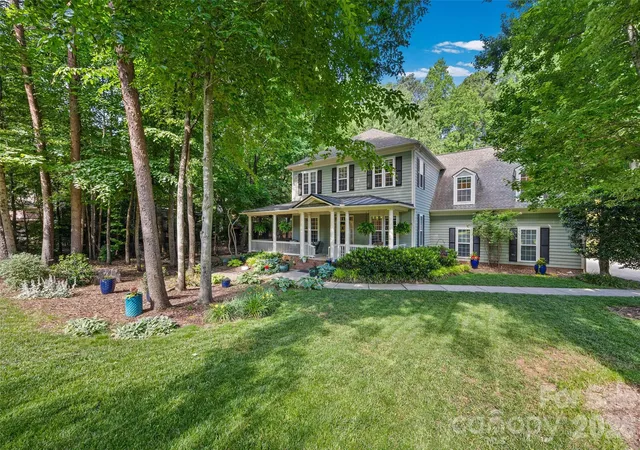 Homes for sale in Lake Wylie, SC | 173 Mill Pond Rd, Lake Wylie, SC 29710 | MLS# 4386926
