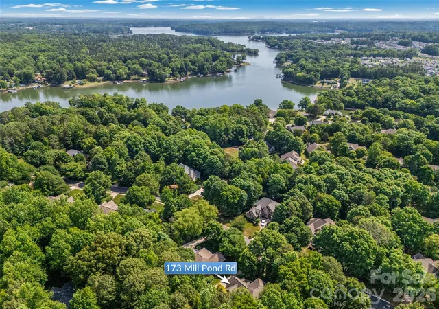 Homes for sale in Lake Wylie, SC | 173 Mill Pond Rd, Lake Wylie, SC 29710 | MLS# 4386926
