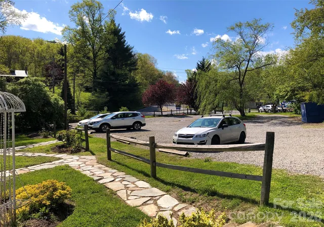4th image of 375 Weaverville Rd, Asheville, NC 28804 | MLS# 4386938