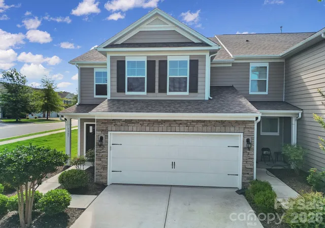 Photo 2 of Townhouse for sale at 1305 Rainier Dr, Fort Mill, SC 29708 | MLS# 4386941 | Listing updated on 2026-10-09