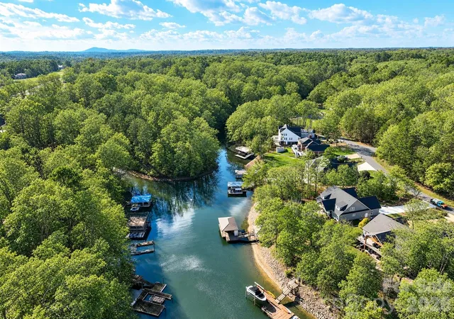 Photo 1 of Mansion for sale at 1090 N Saunders Dr, Catawba, NC 28609 | MLS# 4386981 | Listing updated on 2026-10-26