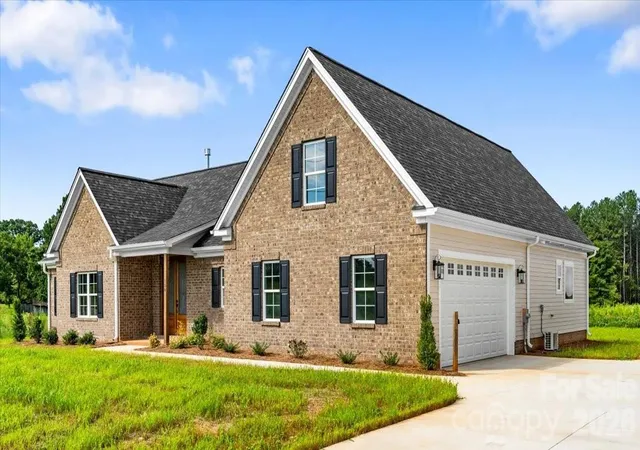 Photo 2 of Single family home for sale at 156 Greenhill Rd, Mocksville, NC 27028 | MLS# 4387048 | Listing updated on 2026-10-07