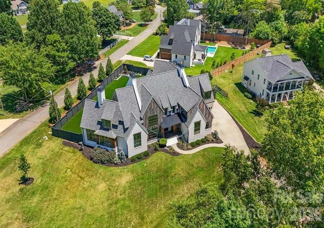 Photo 2 of Mansion for sale at 20218 Rainbow Cir, Cornelius, NC 28031 | MLS# 4387051 | Listing updated on 2026-07-18