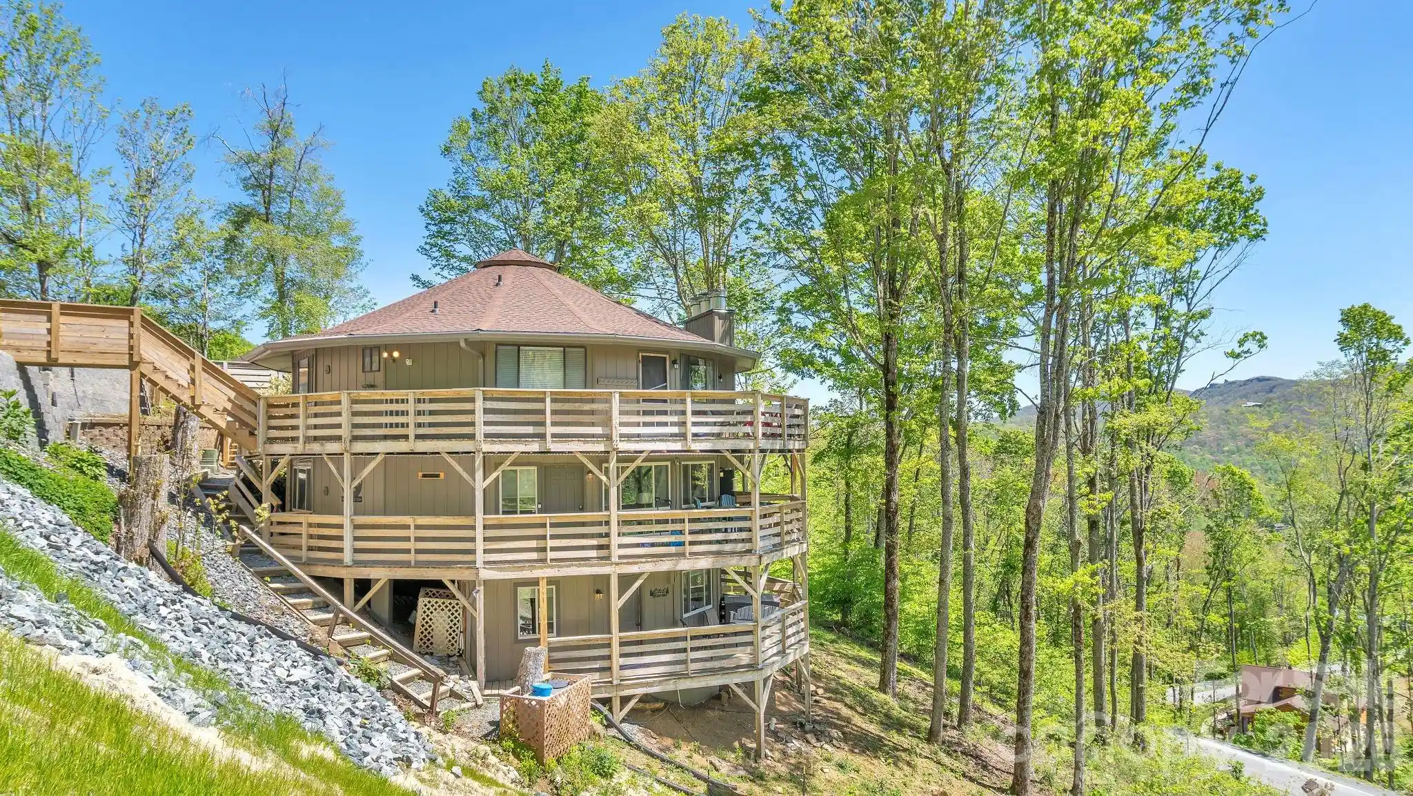 Listing Photo 2 - Condo for sale in 315 Timber Ridge Rd located at 315 Timber Ridge Rd, Sugar Mountain, NC 28604 - Unit #E-14