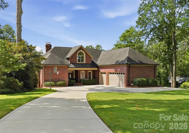 Photo 2 of Mansion for sale at 7980 Holly Ct, Denver, NC 28037 | MLS# 4387057 | Listing updated on 2026-10-01