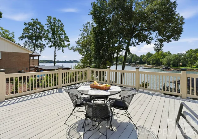 Photo 3 of Mansion for sale at 7980 Holly Ct, Denver, NC 28037 | MLS# 4387057 | Listing updated on 2026-10-01