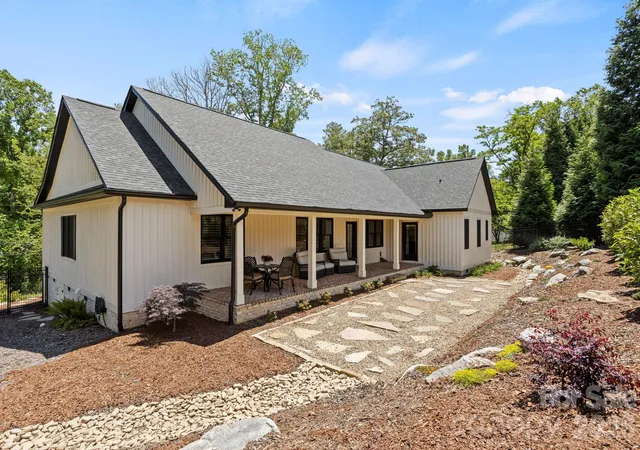 39th image of 710 Knollwood Dr, Hendersonville, NC 28791 | MLS# 4387096