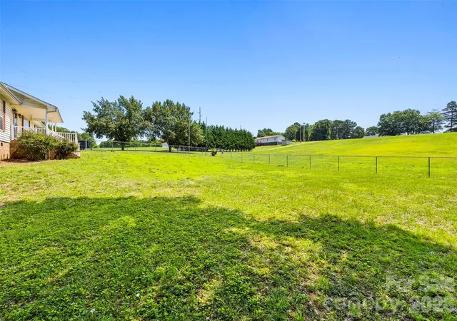 Homes for sale in Dallas, NC | 1249 Hardin Rd, Dallas, NC 28034 | MLS# 4387139