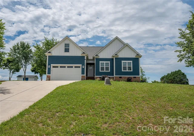 Photo 1 of Single family home for sale at 2725 Eagle Dr, Lincolnton, NC 28092 | MLS# 4387152 | Listing updated on 2026-10-26