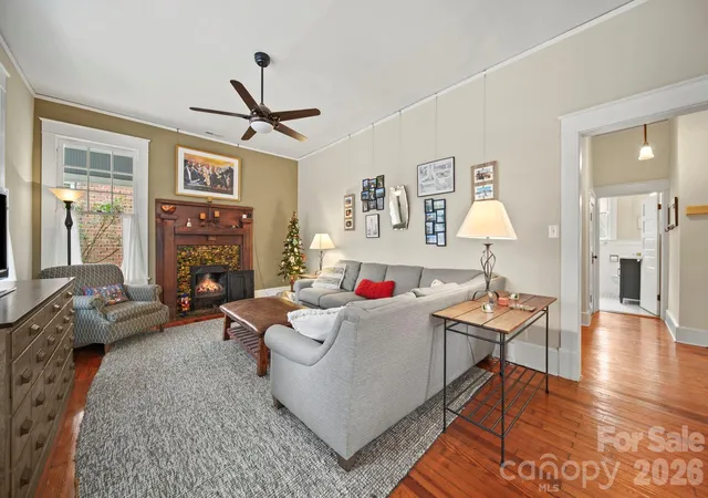 Photo 2 of Single family home for sale at 202 S Oak St, Statesville, NC 28677 | MLS# 4387196 | Listing updated on 2026-09-14