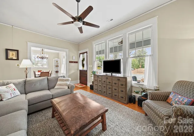 Photo 3 of Single family home for sale at 202 S Oak St, Statesville, NC 28677 | MLS# 4387196 | Listing updated on 2026-09-14