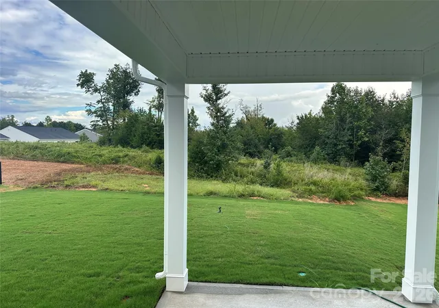 Photo 3 of Single family home for sale at 8414 Acadia Pkwy, Sherrills Ford, NC 28673 | MLS# 4387219 | Listing updated on 2026-10-02