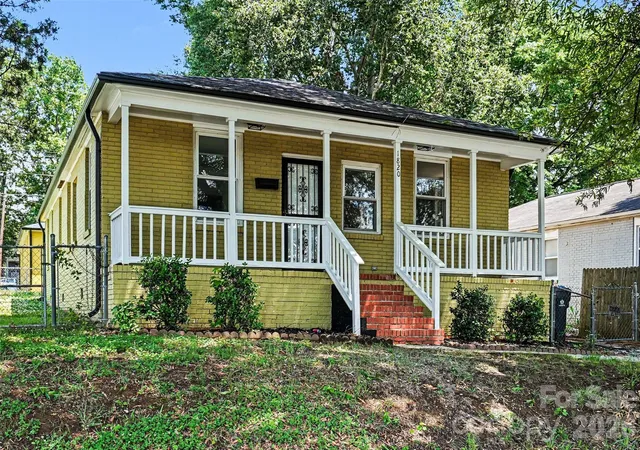 Photo 3 of Single family home for sale at 1820 Genesis Park Pl, Charlotte, NC 28206 | MLS# 4387246 | Listing updated on 2026-09-08
