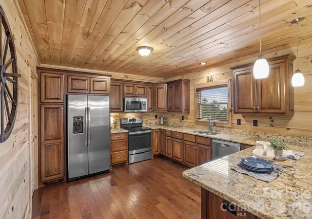 Photo 1 of Single family home for sale at 1732 Waters Edge Dr, Granite Falls, NC 28630 | MLS# 4387285 | Listing updated on 2026-08-27