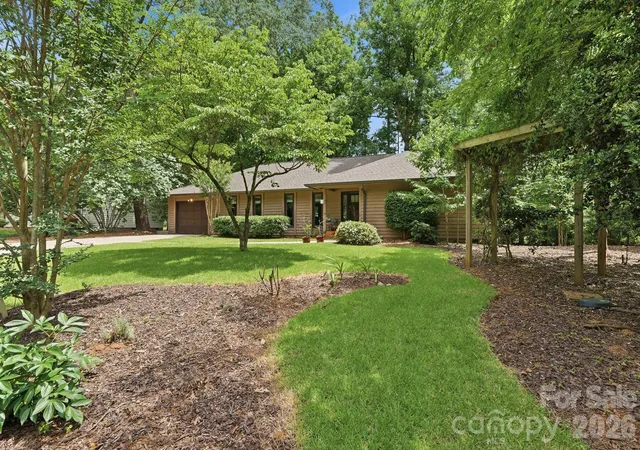 Photo 3 of Single family home for sale at 6 Catawba Ridge Ct #6, Clover, SC 29710 | MLS# 4387290 | Listing updated on 2026-09-23